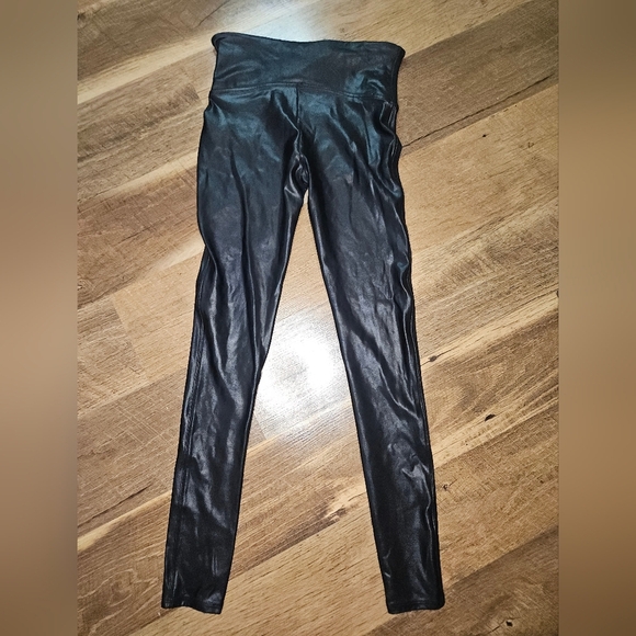 SPANX FAUX Leather leggings size medium - Picture 5 of 5